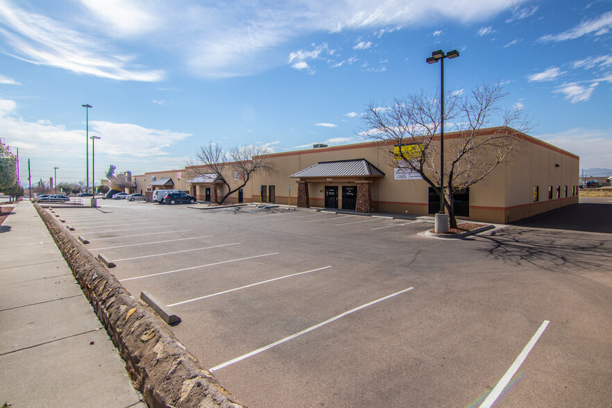 1111 Barranca Dr, El Paso, TX for rent - Building Photo - Image 3 of 5