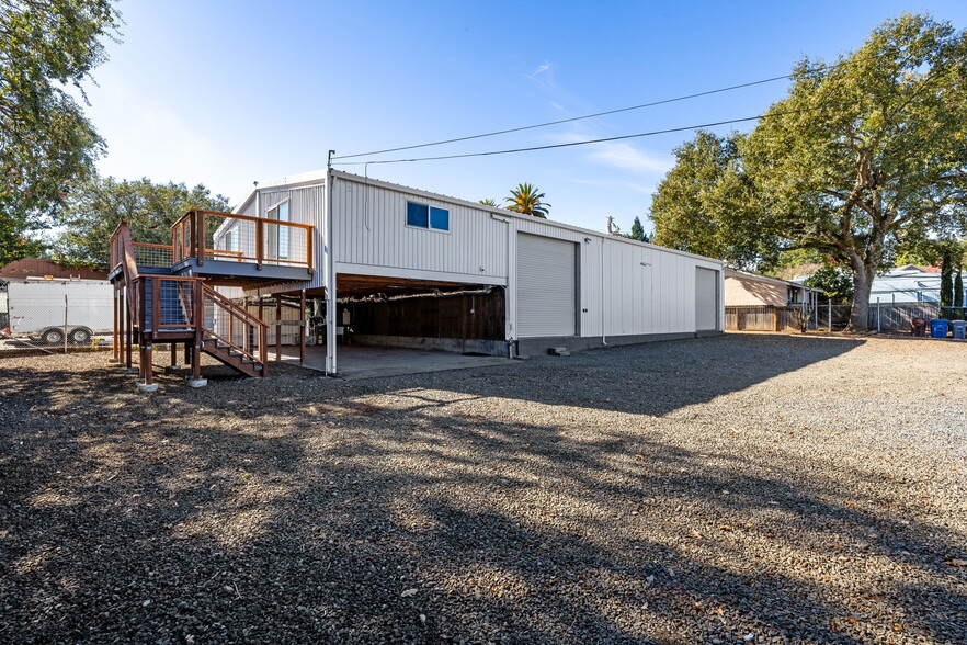 833 Gravenstein Ave, Sebastopol, CA for sale - Primary Photo - Image 1 of 31