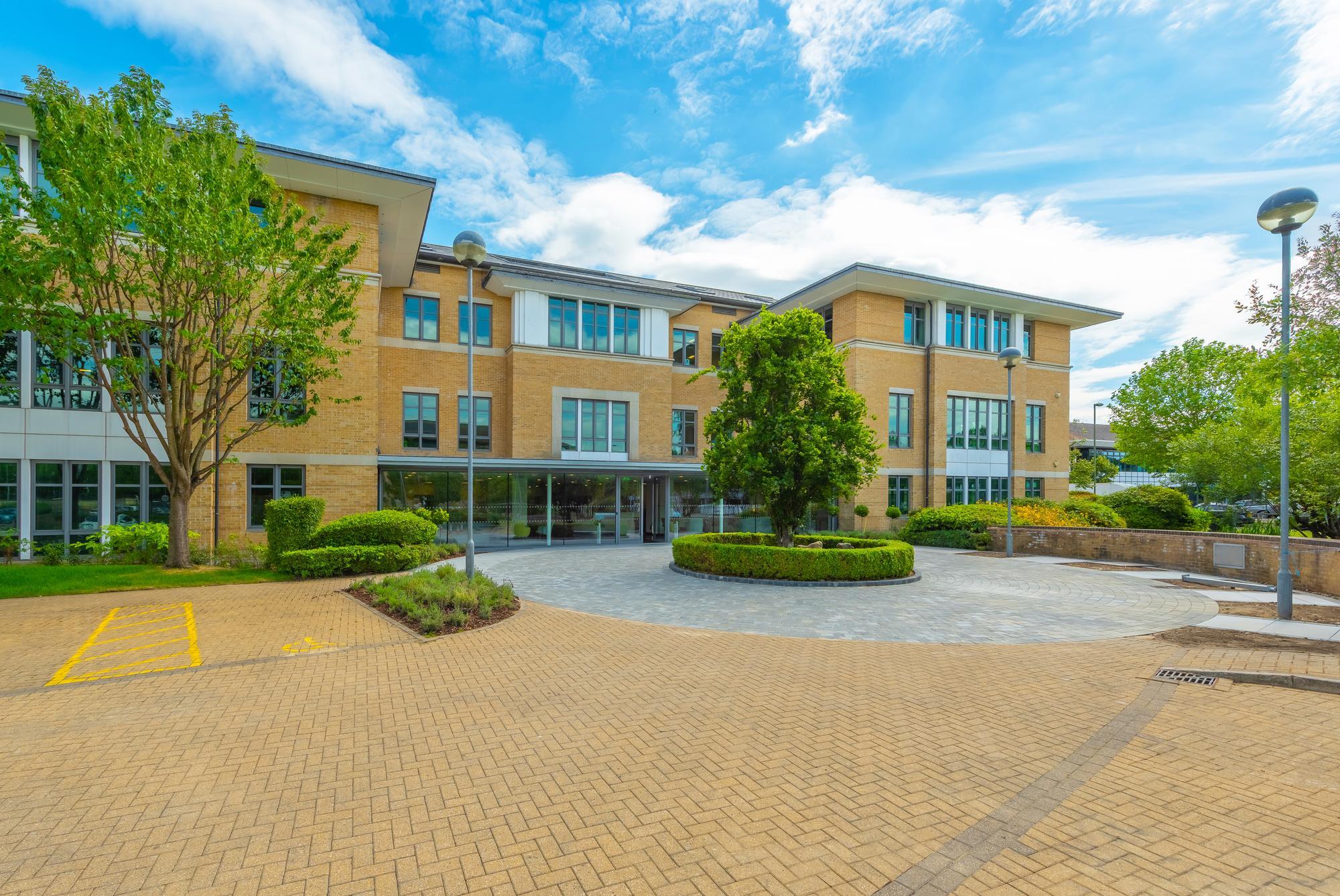 Watchmoor Park Park, Camberley to rent Primary Photo- Image 1 of 8