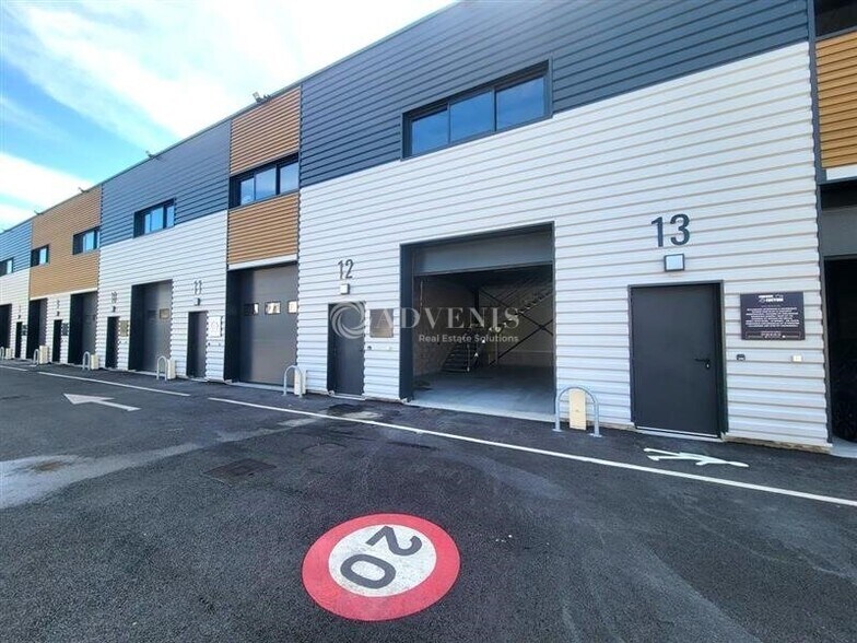 55 Rue Des Carrières, Épinay-sur-Seine to rent - Building Photo - Image 2 of 11