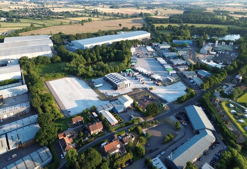 Crossroads Business Park, Roecliffe to rent - Aerial - Image 2 of 2