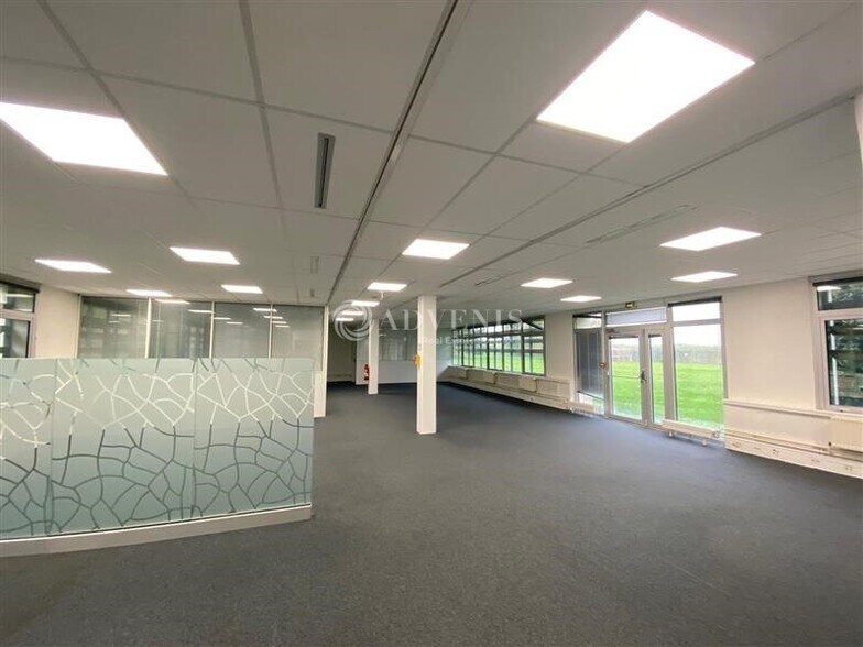 Office in Orly to rent - Interior Photo - Image 3 of 6