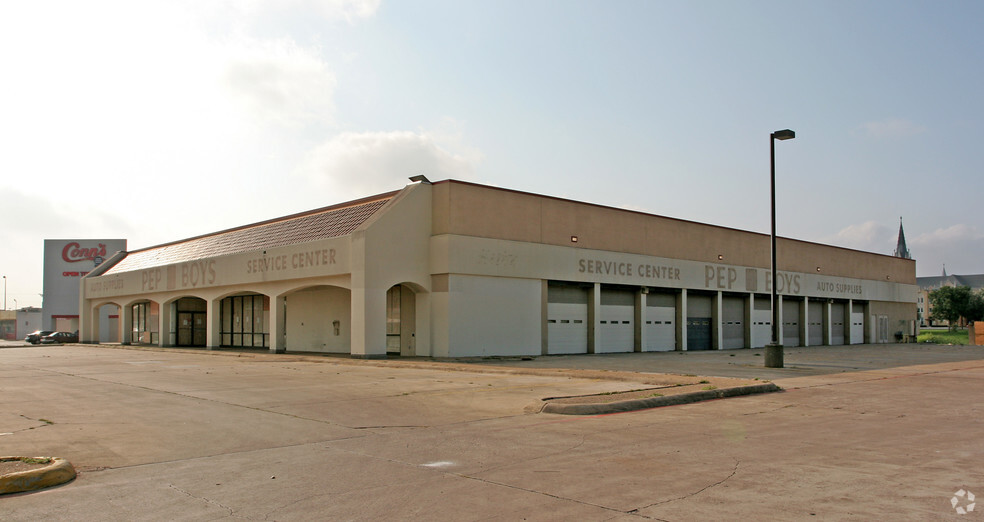 4002-4010 W Commerce St, San Antonio, TX for rent - Building Photo - Image 2 of 8