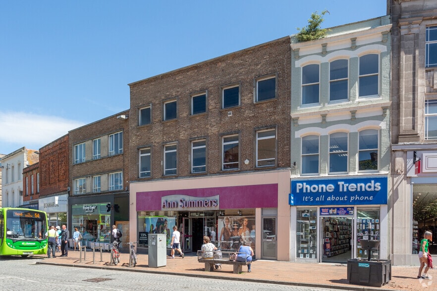 37-39 Fore St, Taunton to rent - Primary Photo - Image 1 of 9