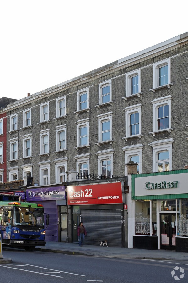 37 Goldhawk Rd, London W12 8QQ