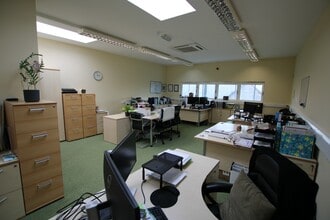 Fryern Court Rd, Fordingbridge to rent Interior Photo- Image 2 of 2