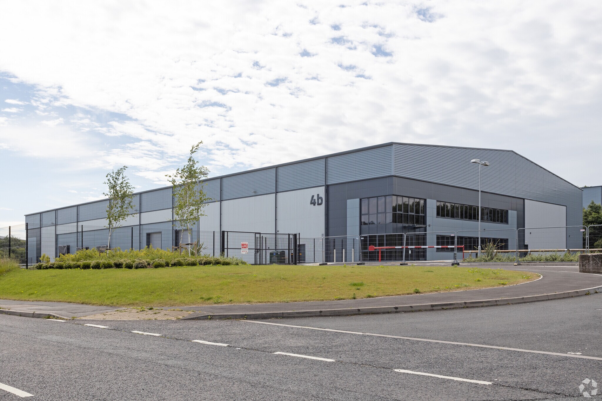 4B Junction Close, Wombwell for sale Primary Photo- Image 1 of 1