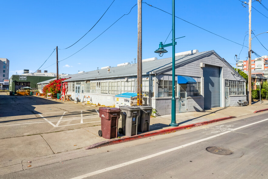 5675 Horton St, Emeryville, CA for sale - Building Photo - Image 3 of 7