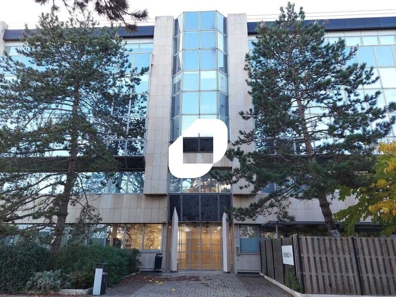 32-34 Avenue De L'Europe, Vélizy-Villacoublay to rent - Building Photo - Image 1 of 12