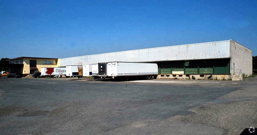 2750 Grant Ave, Philadelphia, PA to rent - Building Photo - Image 3 of 4