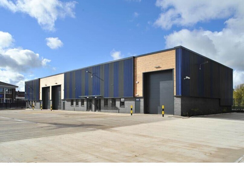 Swan Lane, Wigan to rent - Primary Photo - Image 1 of 7