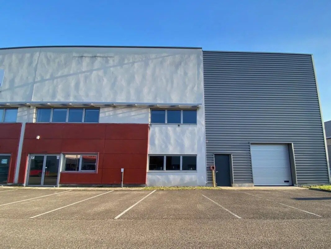 Office in Saint-Priest to rent Building Photo- Image 1 of 5