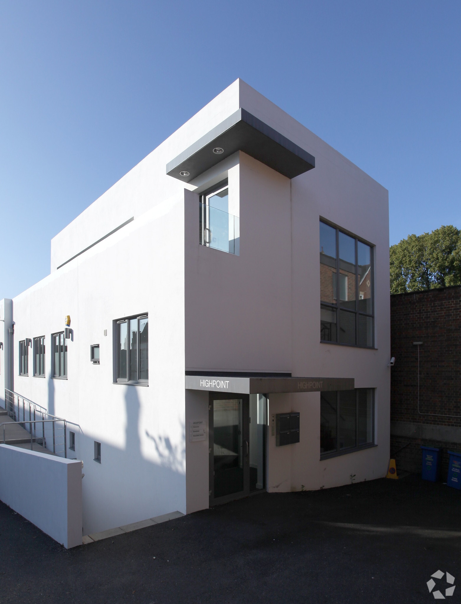 9 Sydenham Rd, Guildford for sale Primary Photo- Image 1 of 27