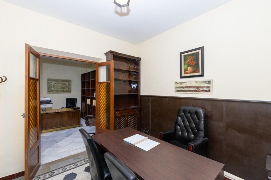 Office in Granada to rent - Interior Photo - Image 3 of 11