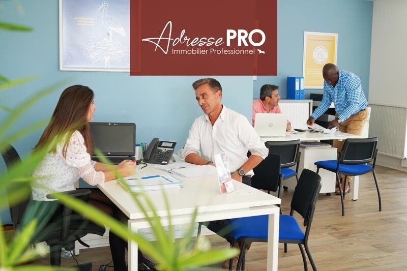 Retail in Plaisance-du-Touch to rent Interior Photo- Image 1 of 2