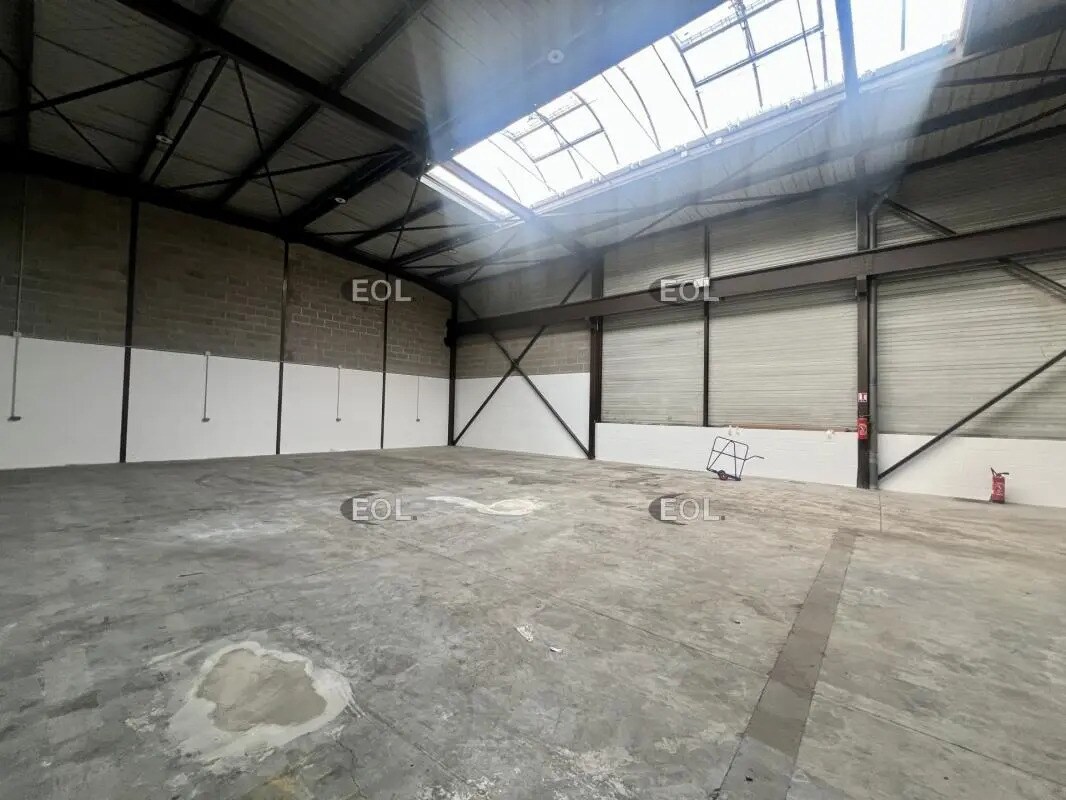 Light Industrial in Le Thillay to rent Interior Photo- Image 1 of 4