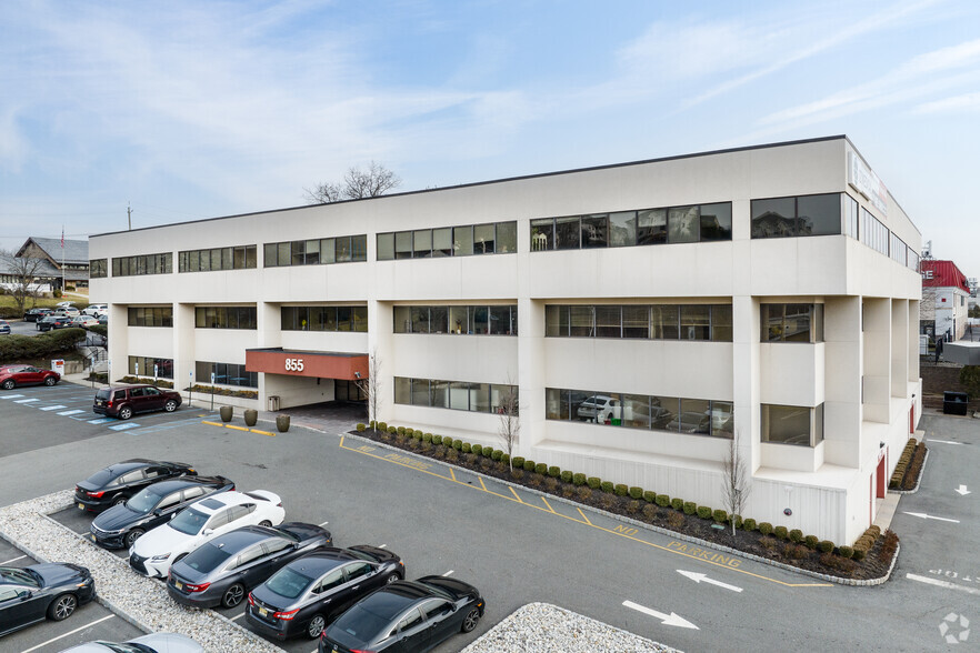 855 Valley Rd, Clifton, NJ for rent - Building Photo - Image 1 of 23