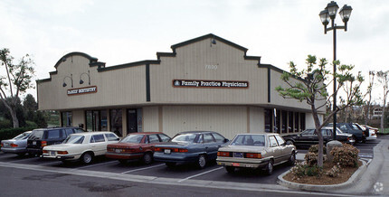 7520-7626 E Chapman Ave, Orange, CA for rent Building Photo- Image 1 of 5