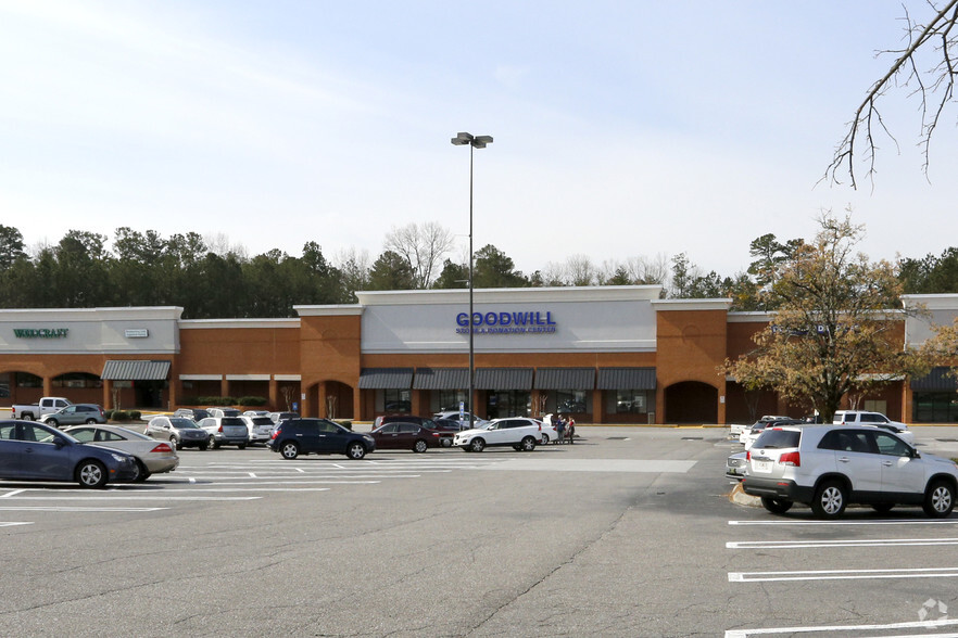 8560 Holcomb Bridge Rd, Alpharetta, GA for rent - Building Photo - Image 1 of 18