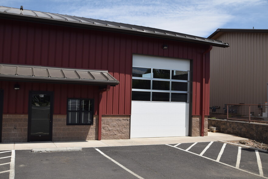 20700 Carmen Loop, Bend, OR for rent - Building Photo - Image 3 of 3