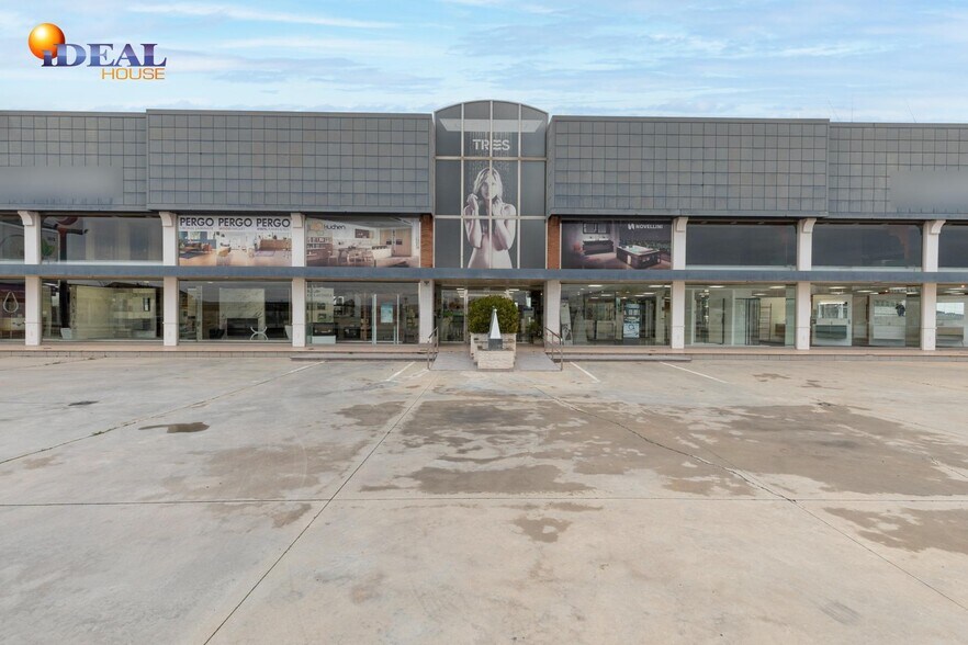 Retail in Santa Fe, Granada for sale - Building Photo - Image 1 of 34