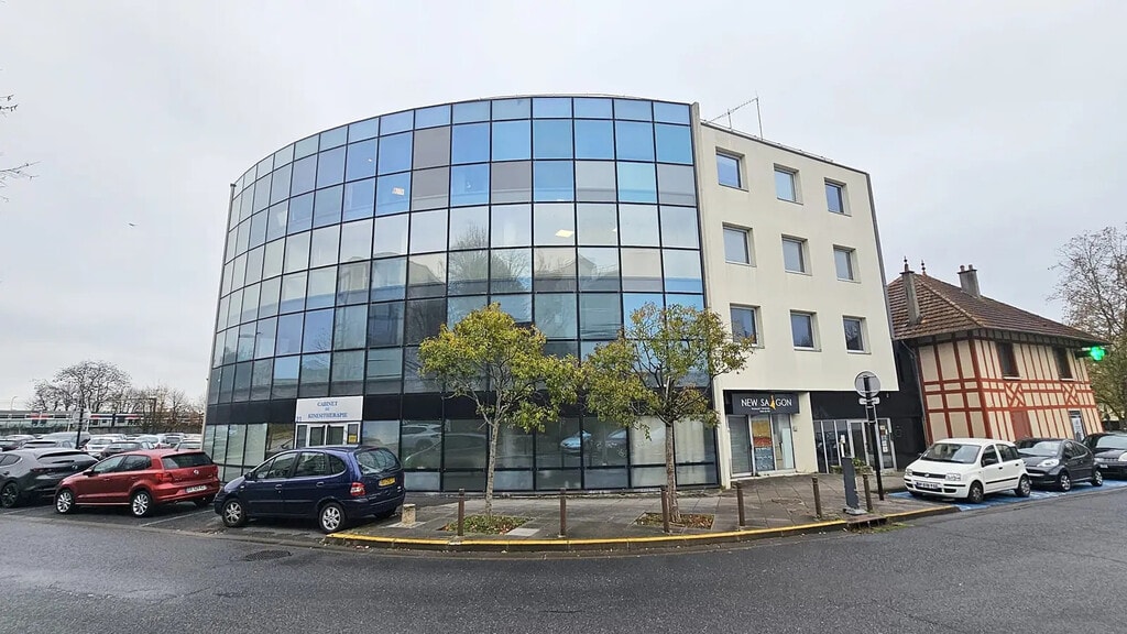 Location Bureaux 170 m² - Photo 1