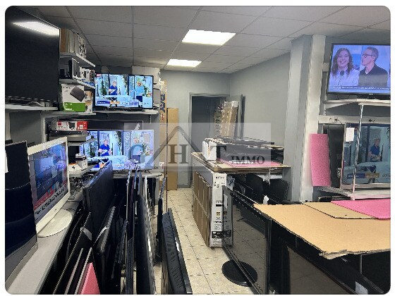 Retail in Saint-Denis for sale - Interior Photo - Image 2 of 4