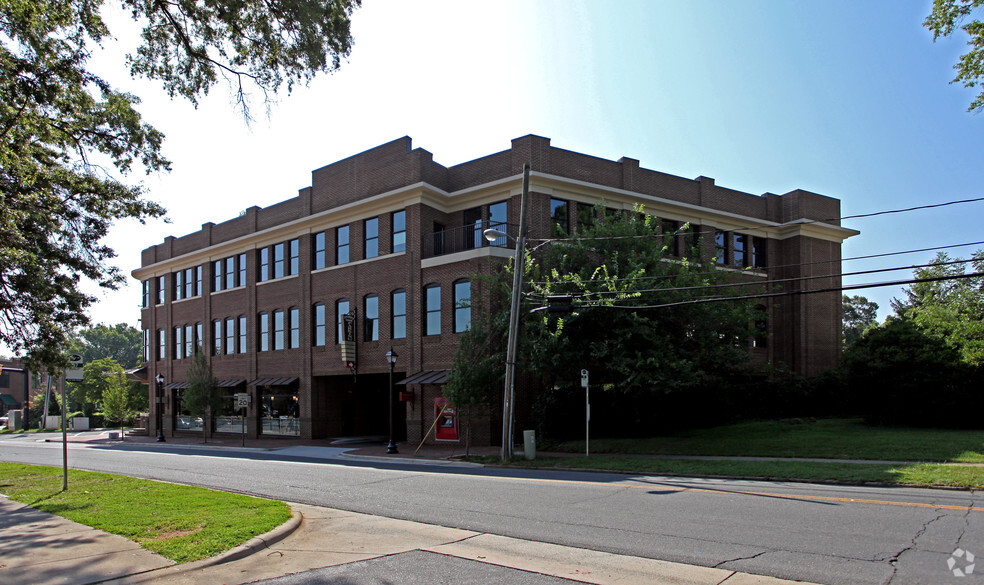 215 S Main St, Davidson, NC for sale - Building Photo - Image 3 of 23