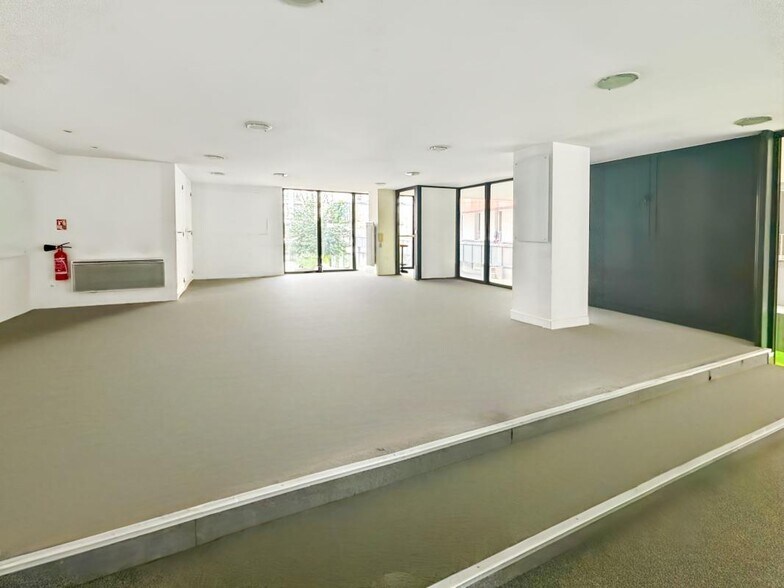 Office in Paris for sale - Building Photo - Image 3 of 9