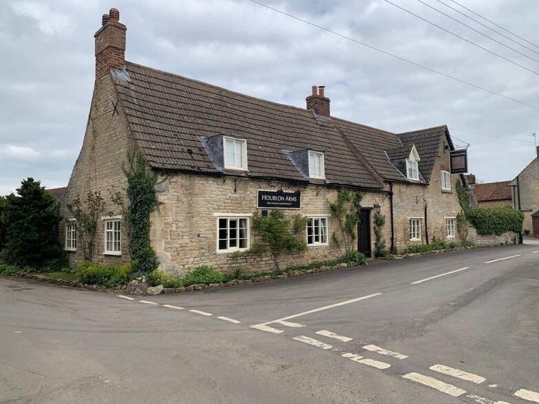 Houblon Arms, Grantham for sale - Building Photo - Image 1 of 11