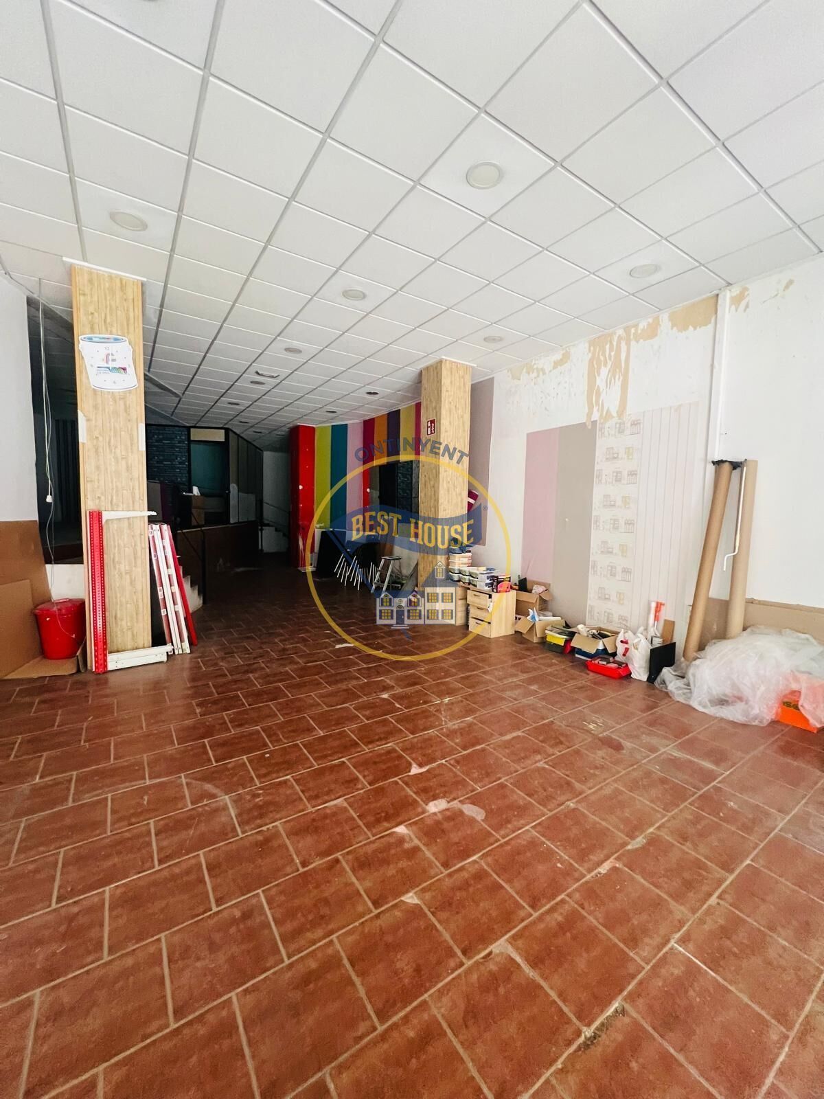 Retail in Ontinyent, Valencia to rent Primary Photo- Image 1 of 9