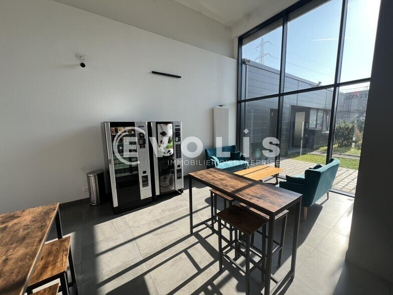 Office in Rosny Sous Bois to rent - Interior Photo - Image 2 of 13