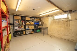 22 Buccleuch St, Hawick to rent Interior Photo- Image 2 of 13