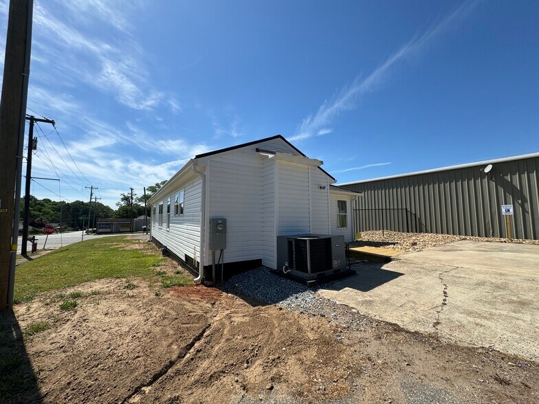 1311 S Murray Ave, Anderson, SC for rent - Building Photo - Image 3 of 19