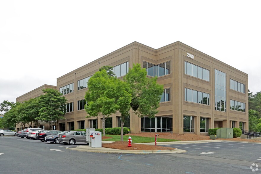 2100 Gateway Centre Blvd, Morrisville, NC for rent - Primary Photo - Image 1 of 7