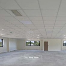 Light Industrial in Dardilly to rent Interior Photo- Image 1 of 1