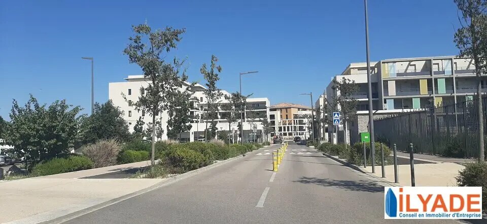 Retail in Aix-en-Provence for sale Building Photo- Image 1 of 8