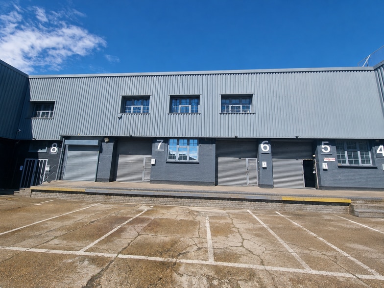 15 Argall Ave, London to rent - Building Photo - Image 1 of 14