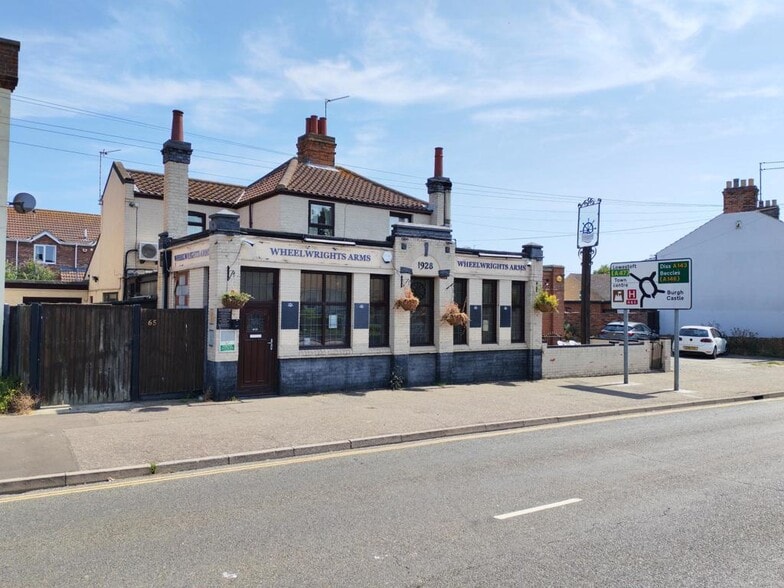 65 Beccles Rd, Great Yarmouth to rent - Primary Photo - Image 1 of 1