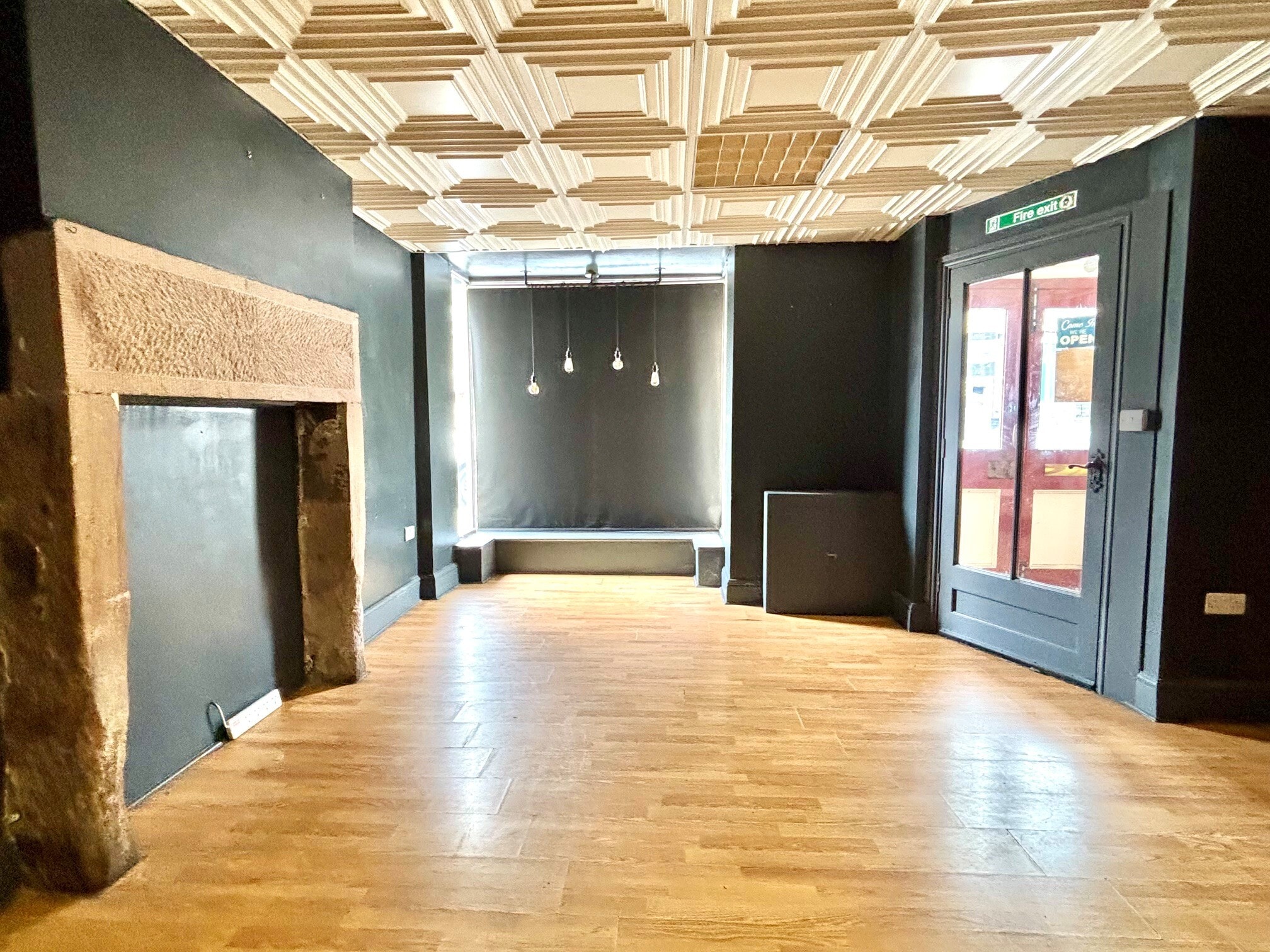 11-13 The Market Pl, Cromford to rent Interior Photo- Image 1 of 10