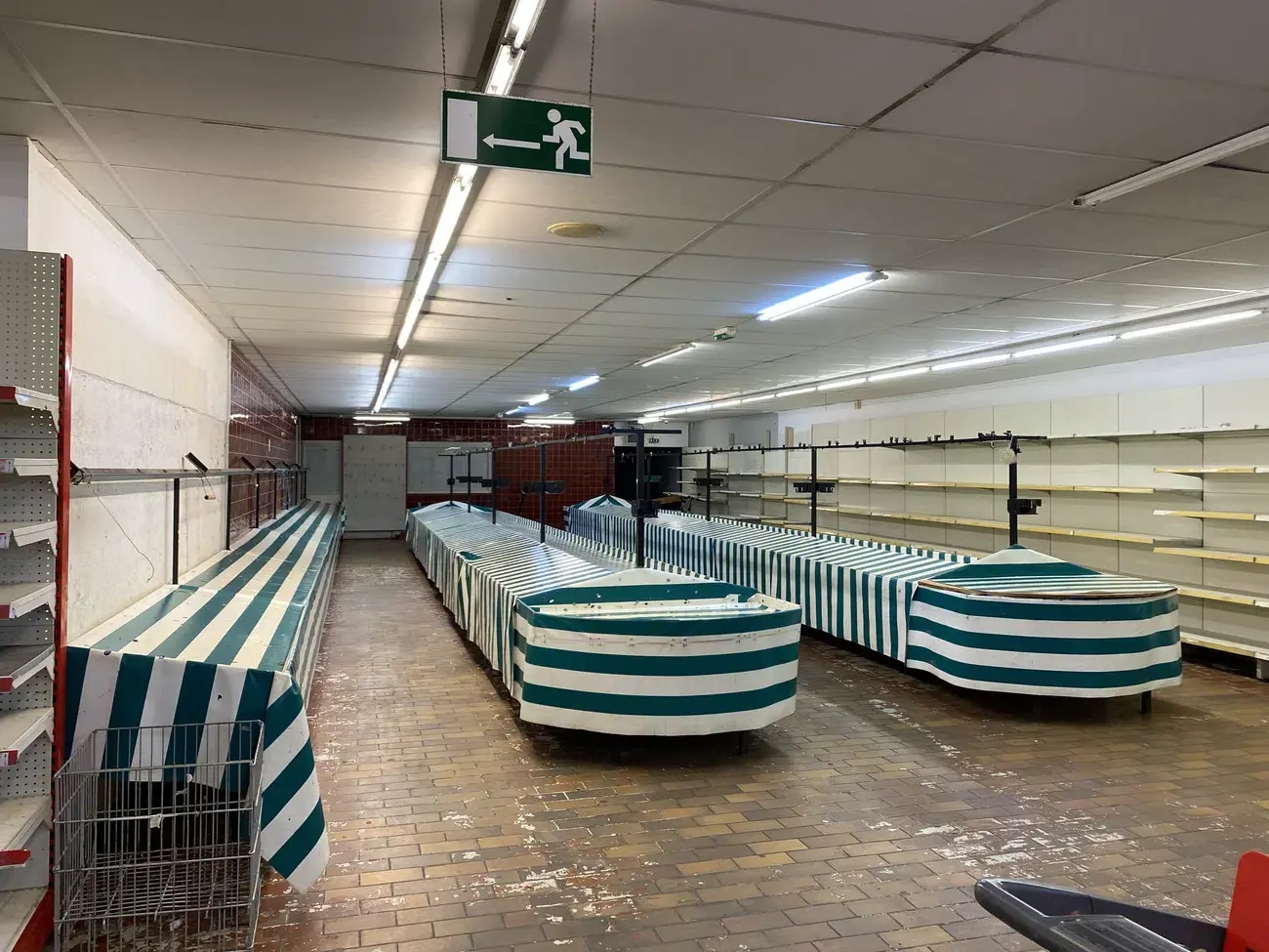 10 Place Du Marche, Arpajon to rent Interior Photo- Image 1 of 1