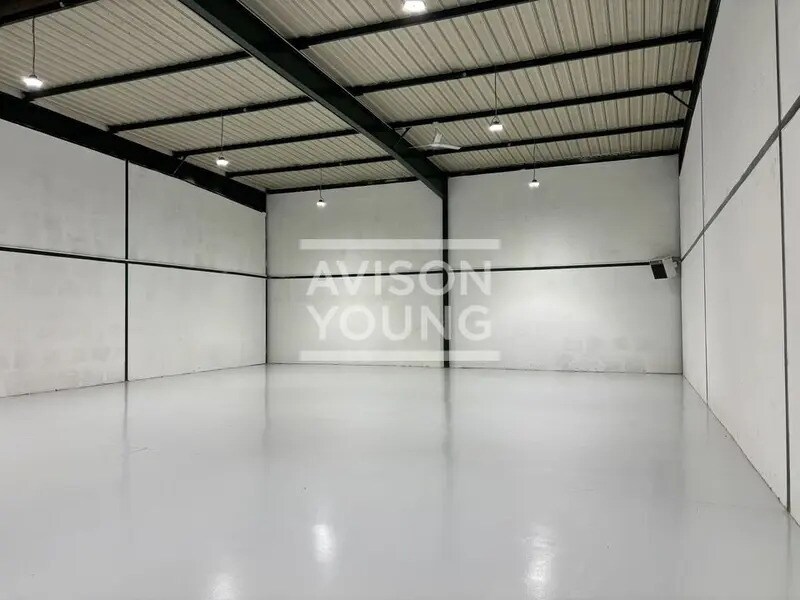 Light Industrial in Villepinte to rent Interior Photo- Image 1 of 8