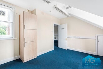 235 Regents Park Rd, London to rent Interior Photo- Image 1 of 4