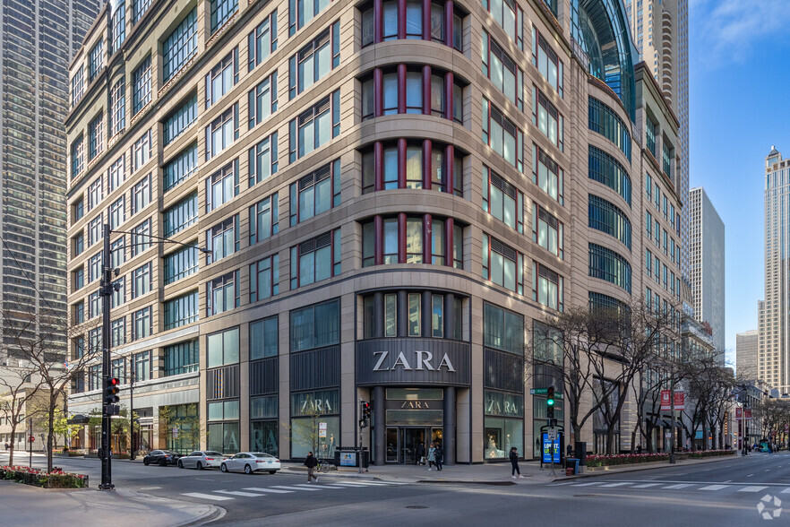 700 N Michigan Ave, Chicago, IL for rent - Building Photo - Image 1 of 4