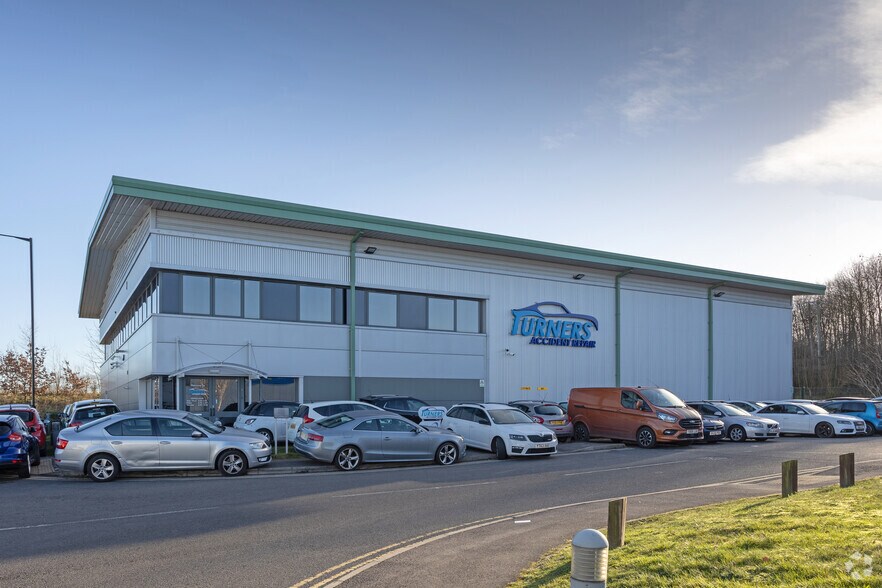 31 Waleswood Way, Wales to rent - Primary Photo - Image 1 of 4