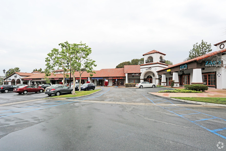 100-168 S Fairmont Blvd, Anaheim, CA for rent - Building Photo - Image 2 of 10