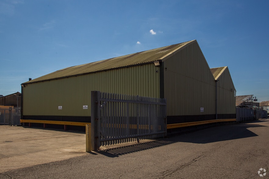 Mulberry Way, Belvedere to rent - Building Photo - Image 3 of 4