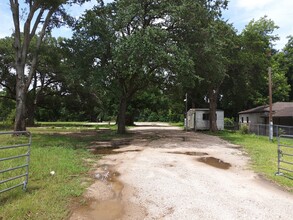 24801 W Highway 6, Alvin, TX for rent Primary Photo- Image 1 of 27