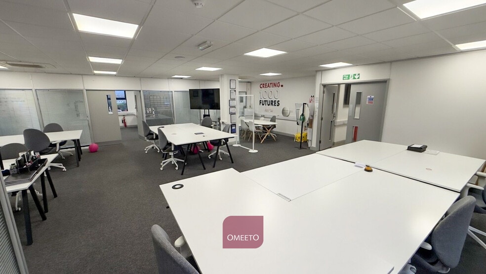 2 Victoria Way, Derby to rent - Building Photo - Image 2 of 11