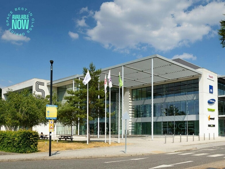 The Heights Heath, Weybridge to rent - Building Photo - Image 3 of 28